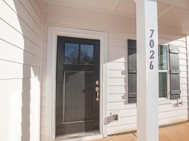 Photo - BEAUTIFUL 3BD/2.5BTH Townhome in Belmont a...