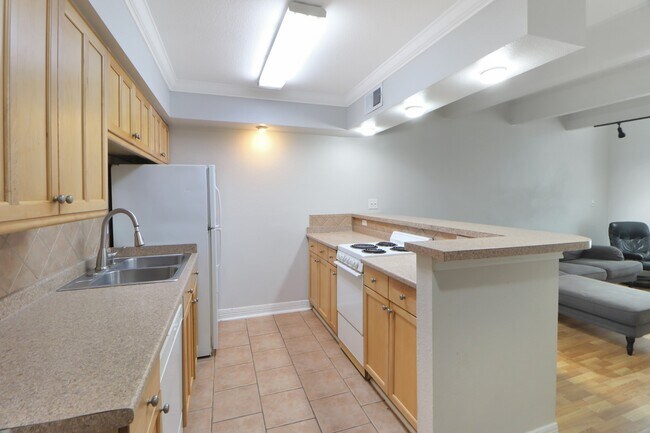 Photo - 5929 Queensloch Dr Unit 104