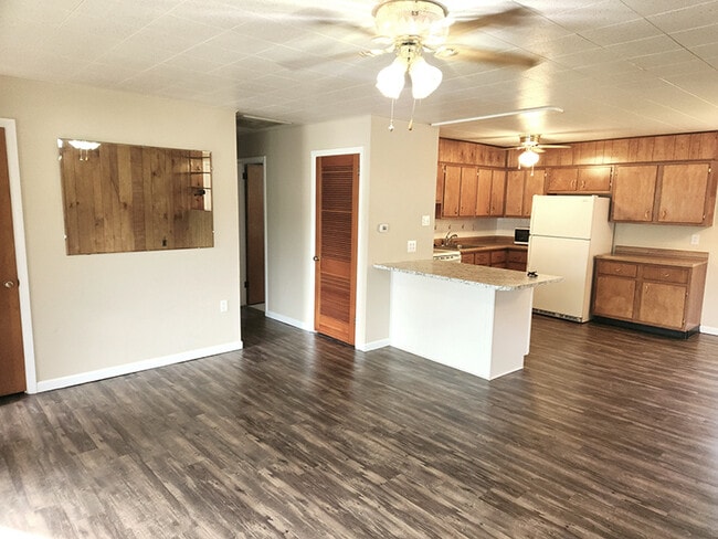 Photo - 901 Hillcrest Dr