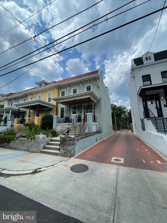 Photo - 521 Randolph St NW