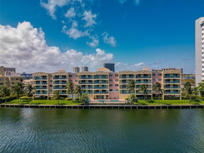 Building Photo - 201 Golden Isles Dr Unit 510