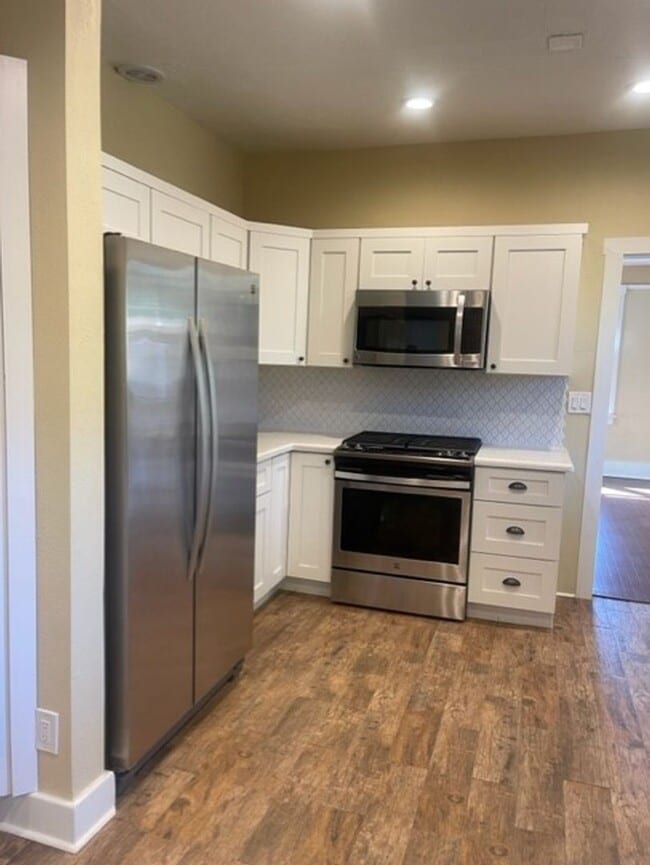 Photo - Coming Nov 1st - 3 Bedroom 2 Bath home in ...