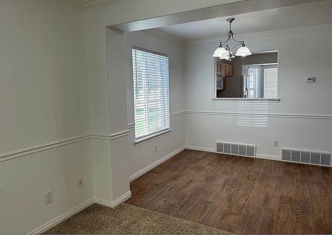 Photo - 3 bedroom Parkside Townhome!