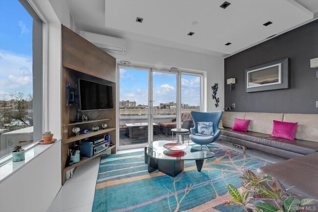 Photo - 21-70 31st St