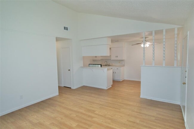 Photo - 1301 Glenda Dr