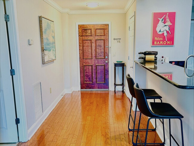 Photo - 300 W 5th St Unit 412