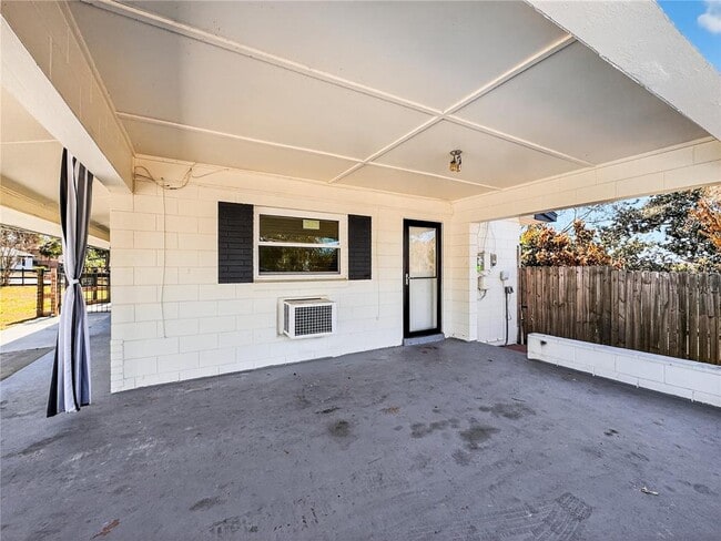 Photo - 2304 Country Club Rd