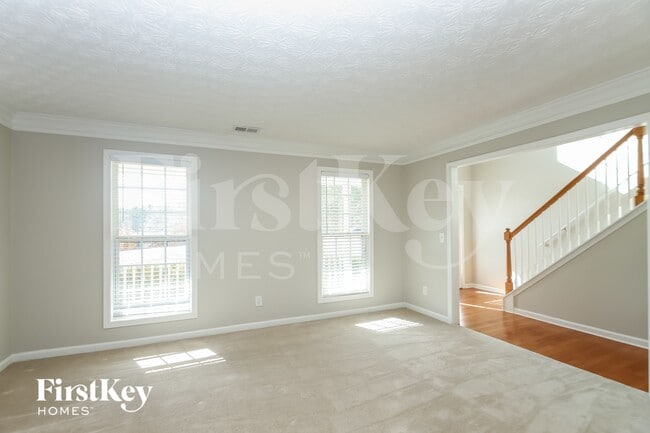 Photo - 304 Hickory Creek Ln