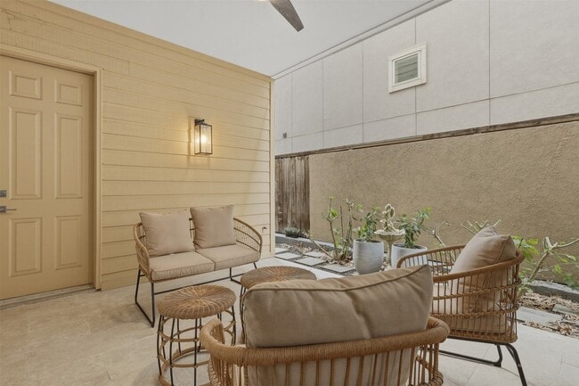 Photo - 5515 Venice St