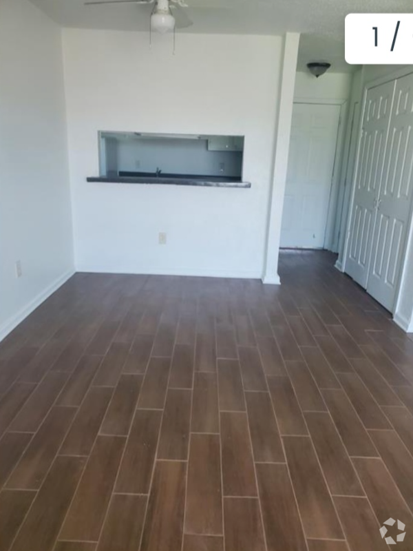 Building Photo - 1113 Scotsdale Dr Unit D Rental