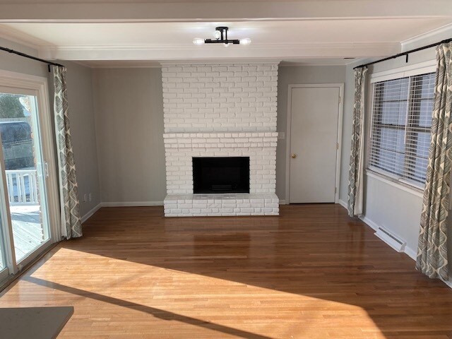 Great room - 625 Alwyne Rd