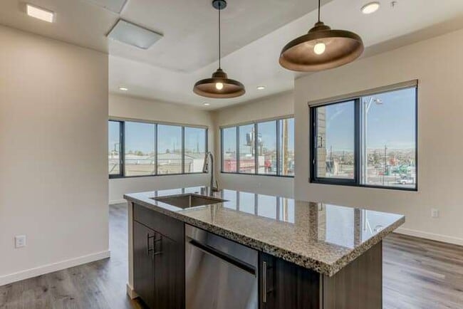 Wrap Around Corner Views - oneR midTown Apartments