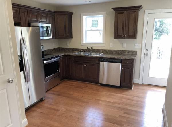 Photo - 1466 Sandy Cir