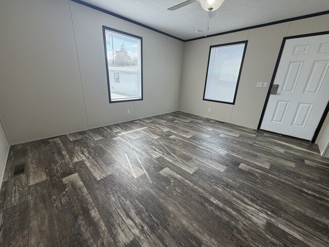 Photo - 38019 Leverette Ave