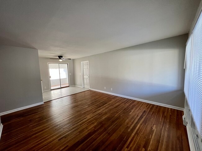 Photo - 2717 W 25th St N