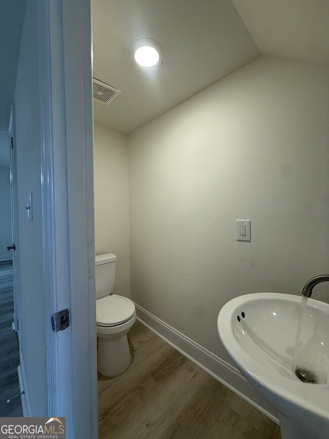 Photo - 1155 Boulevard