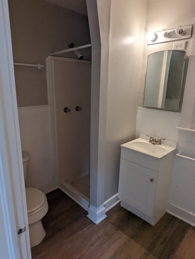 Photo - 1004 Ewing Blvd