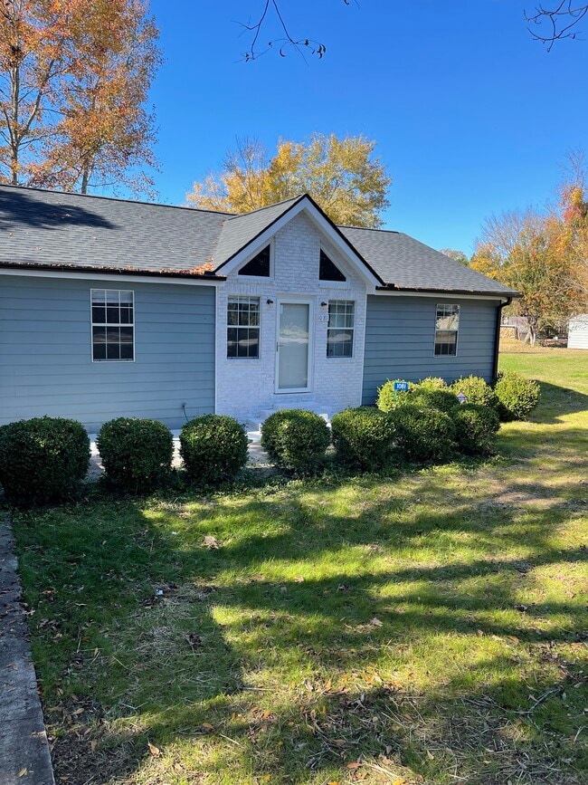 Photo - 1081 Prior Cir House
