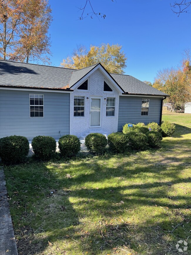Building Photo - 1081 Prior Cir Rental
