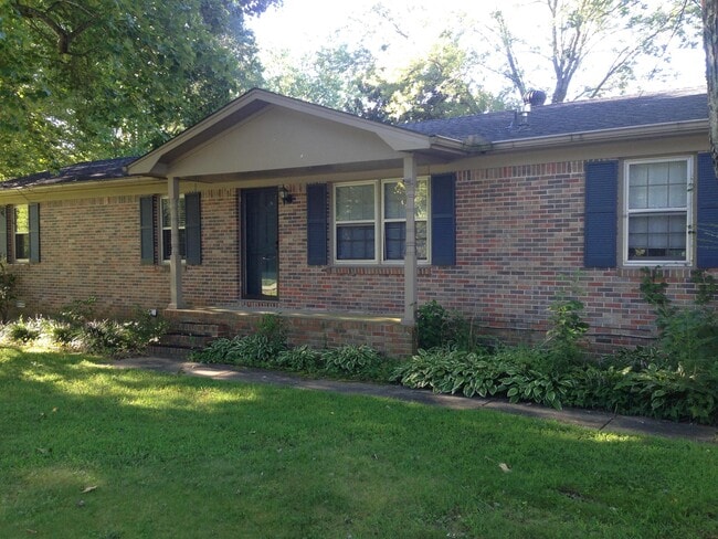 Photo - 512 Layne St