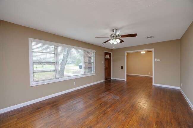 Photo - 304 Harris Blvd