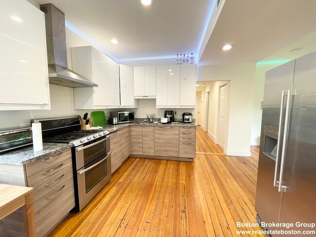 Photo - 112 Hillside St