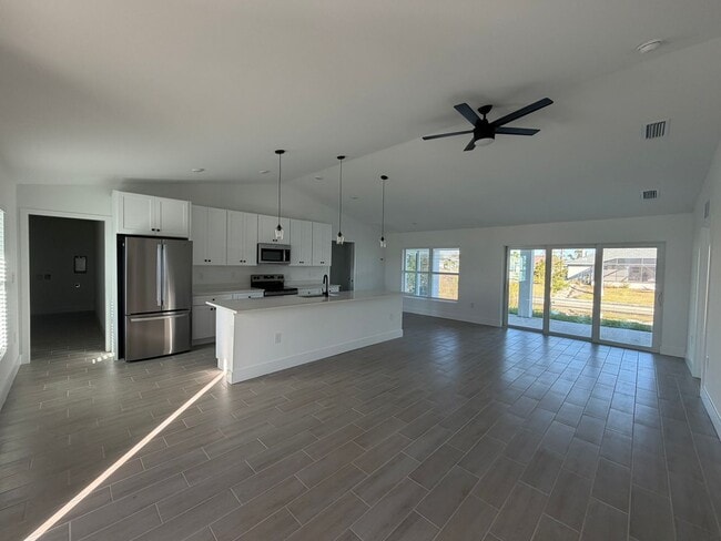 Photo - 1607 Ne-36 Ln