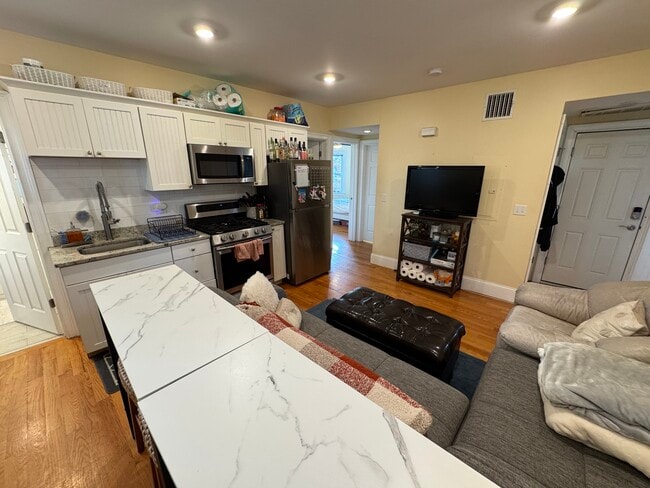 Photo - 30 Cambridge Ter Unit 2