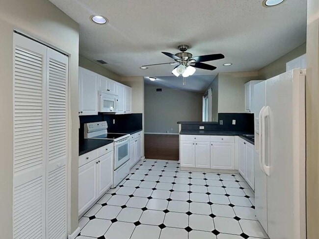 Photo - 5830 NW 40th Ln