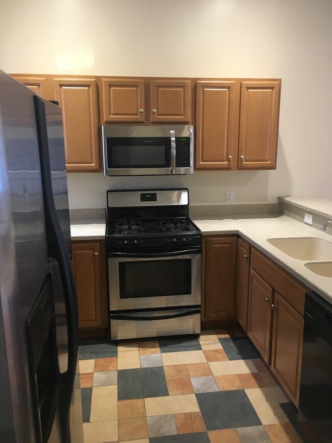 Photo - 1261 W Cary St