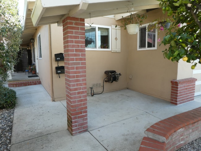 Photo - 974 Rose Ave