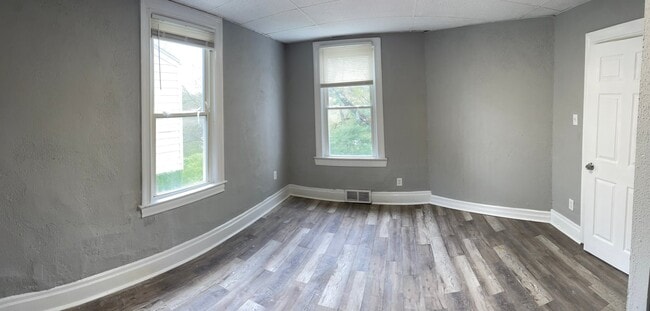 Photo - 2022 Plainview Ave Unit first Floor