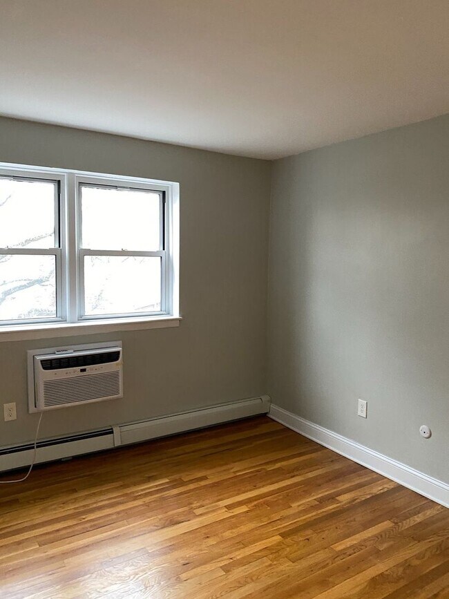 Meadowbrook Gardens Apartments Cedar Grove, NJ