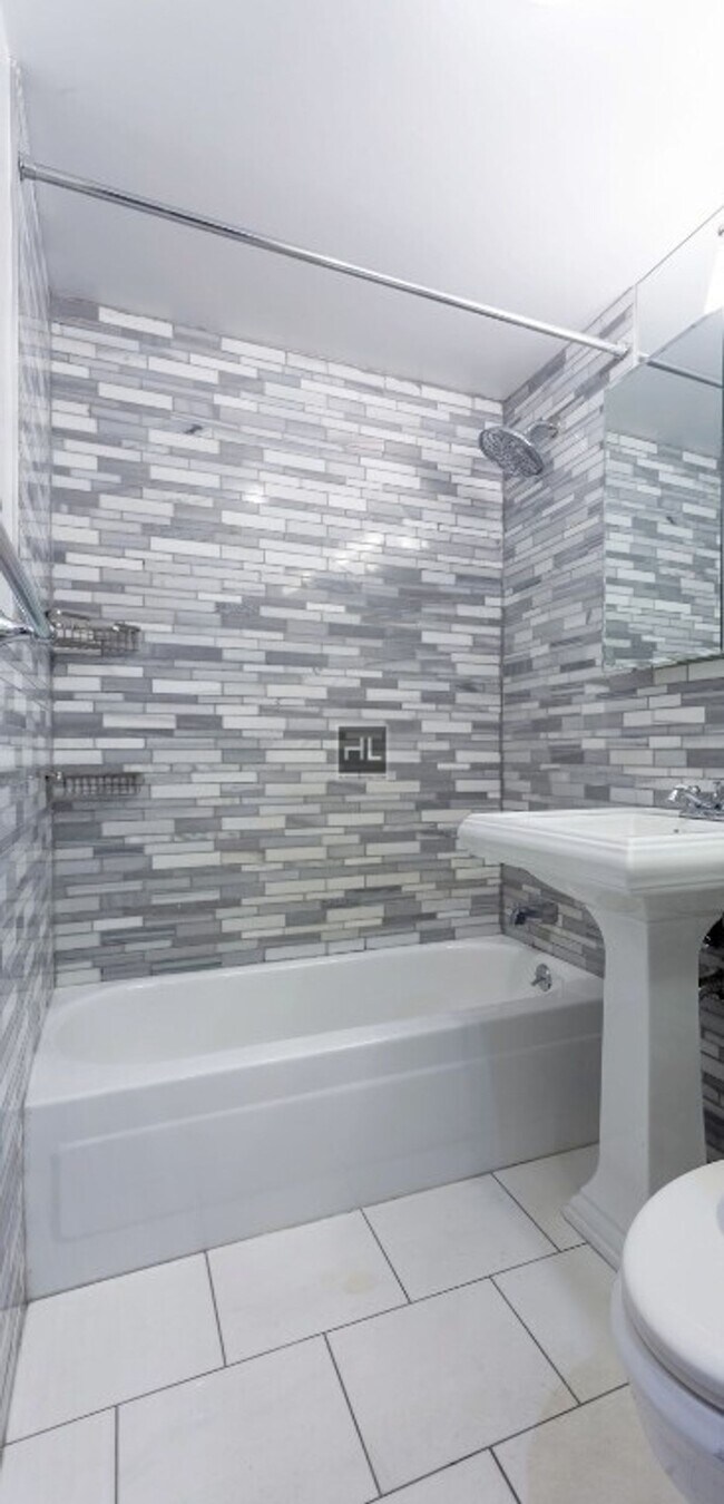 Photo - W 14TH ST. Unit 4D