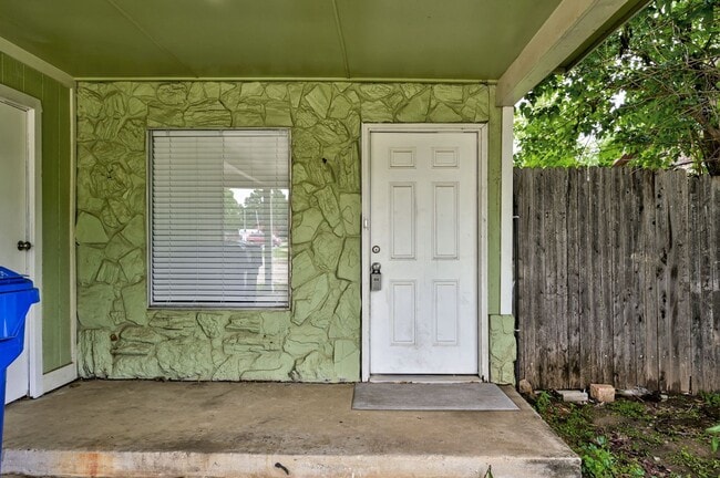 Photo - 1709 Beaumont Dr