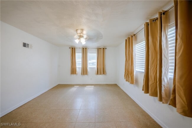 Building Photo - 4512 Normandy Dr