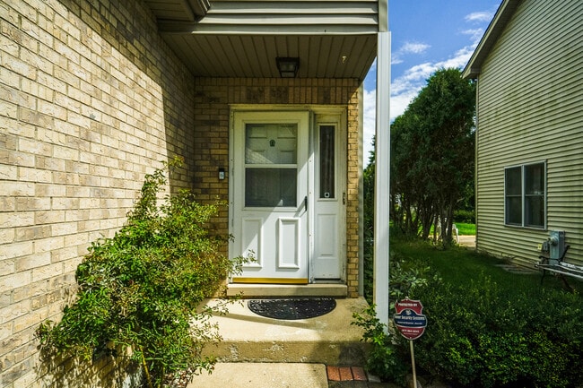 Photo - 1047 Beninford Ln