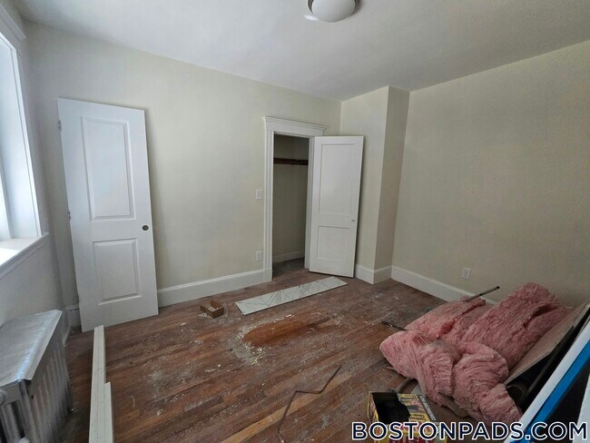 Photo - 16 Lakeville Rd Unit 1