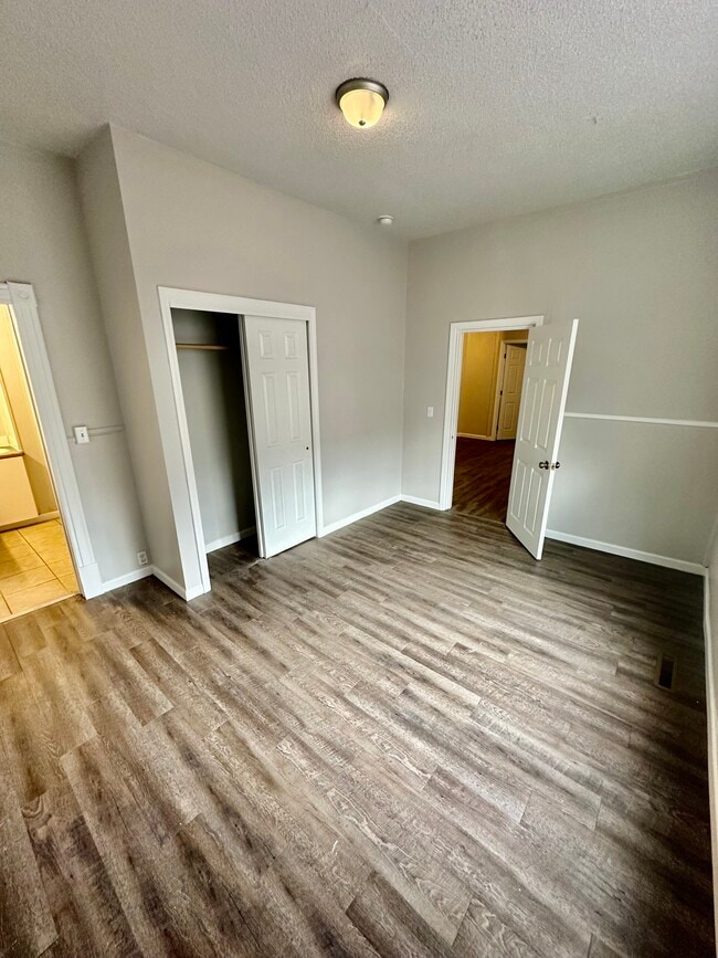 Photo - 947 E Augusta Ave