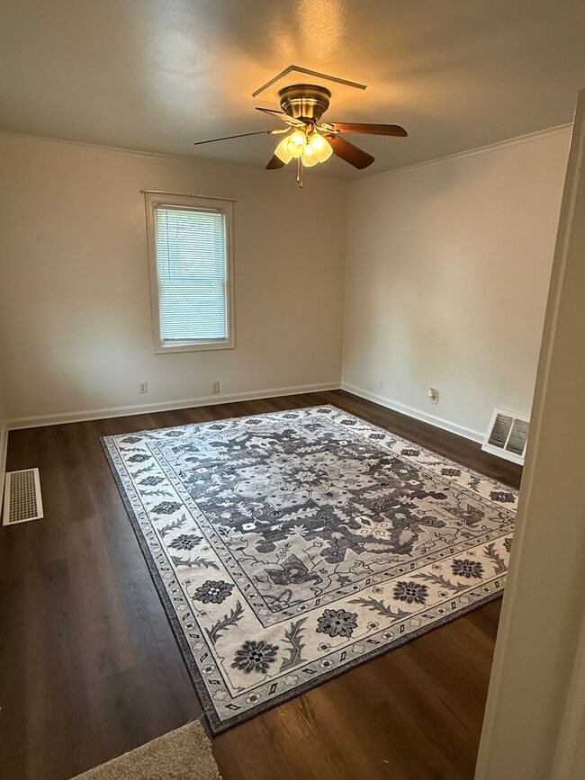 Photo - 5705 Fontenelle Blvd