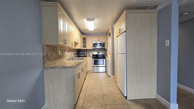 10090 NW 80th Ct Unit 1406