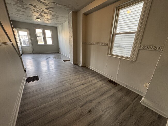 Photo - 644 W Mason Ave House