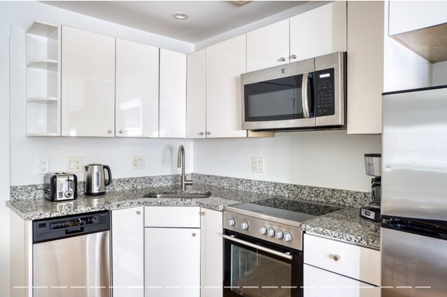 Photo - Studio on Green Line B // Comm & Sutherland