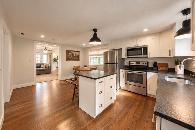 36 Brackett Rd