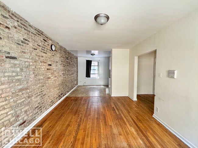 Photo - 2325 N Spaulding Ave Unidad 1A