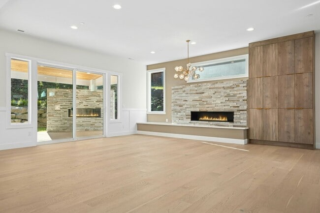 Photo - 5Bd/4.5Ba Bellevue House