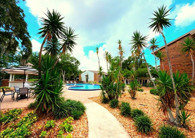 Oaks Of Lakebridge Community