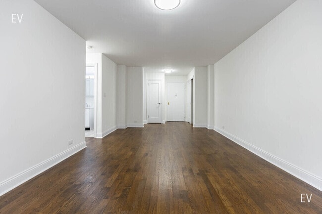 Photo - 96 Fifth Ave-12E Unidad 12E