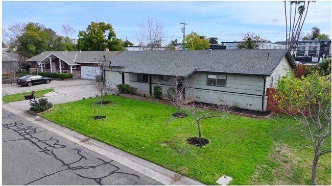 Photo - 4916 Heatherdale Ln