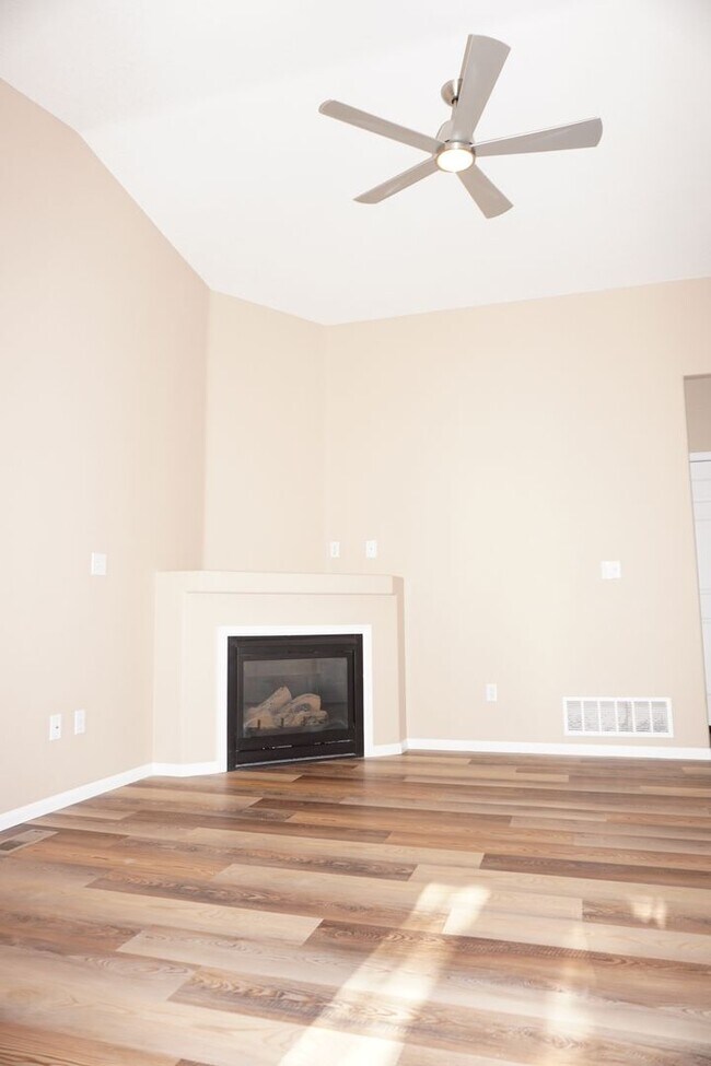 Photo - Two Bedroom Near The Powers Corridor